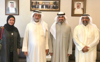 أعضاء مجلس إدارة جمعية الشفافية مع وكيل وزارة الإعلام المساعد لشؤون الأخبار والبرامج السياسية